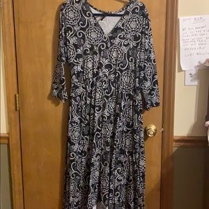 Agnes and Dora 2xl midi dress